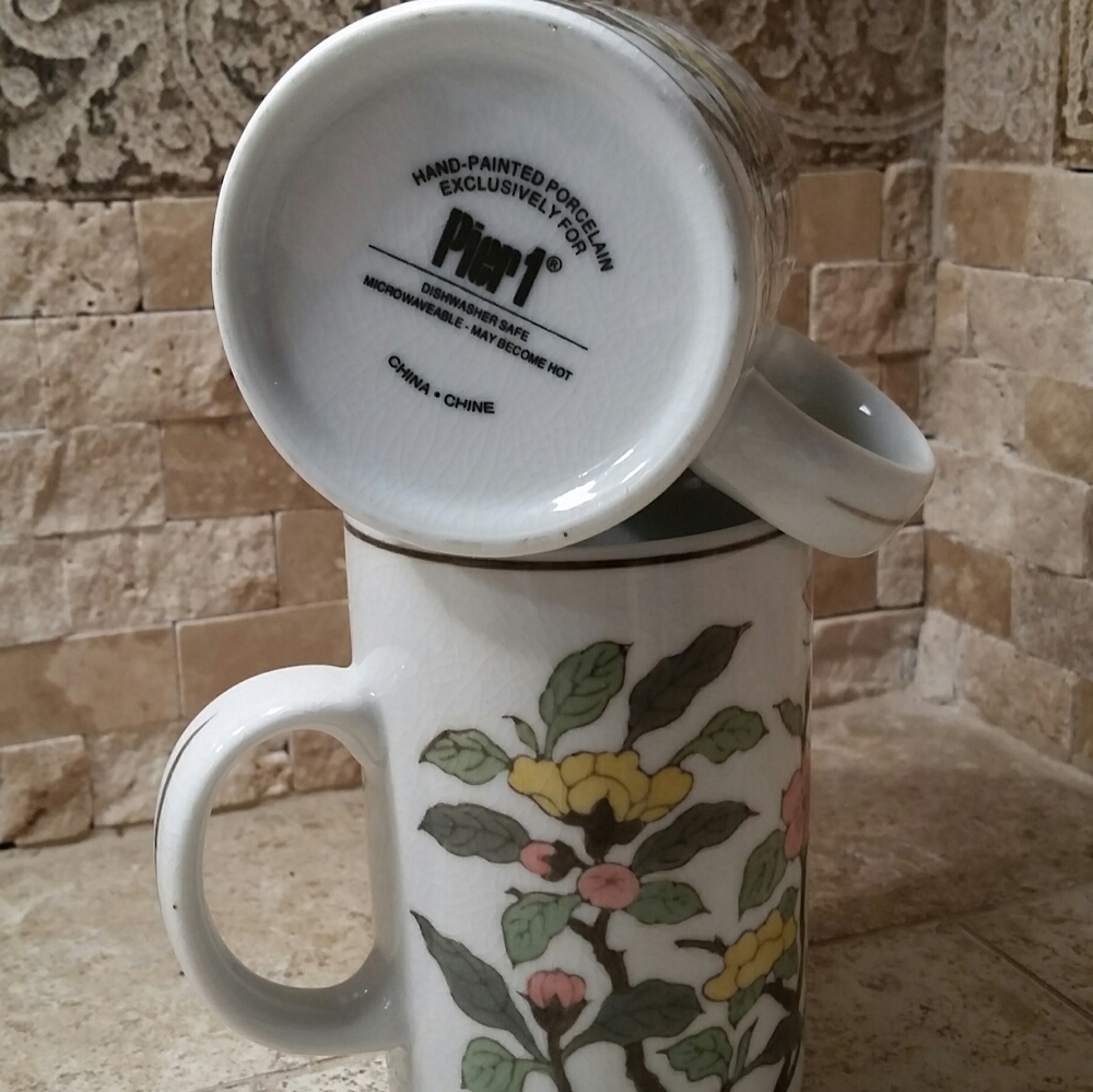 Hand-Painted Porcelain 4-bundle - Picture 3 of 7